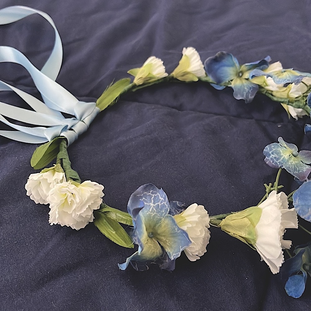 Flowered headpiece - Picture 3 of 4